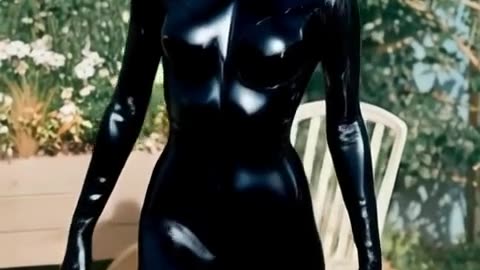 WATCH THIS!!! CRAZY CATWOMEN!!