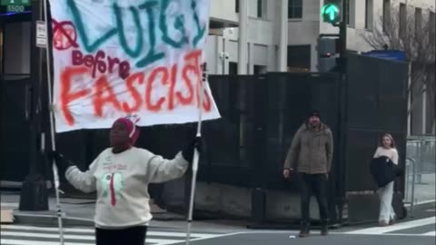 “F*ck Trump!” Leftist Protesters Make Sad Show of Resistance Near White House