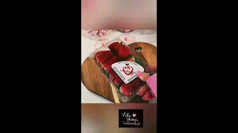 strawberry chocolate cup