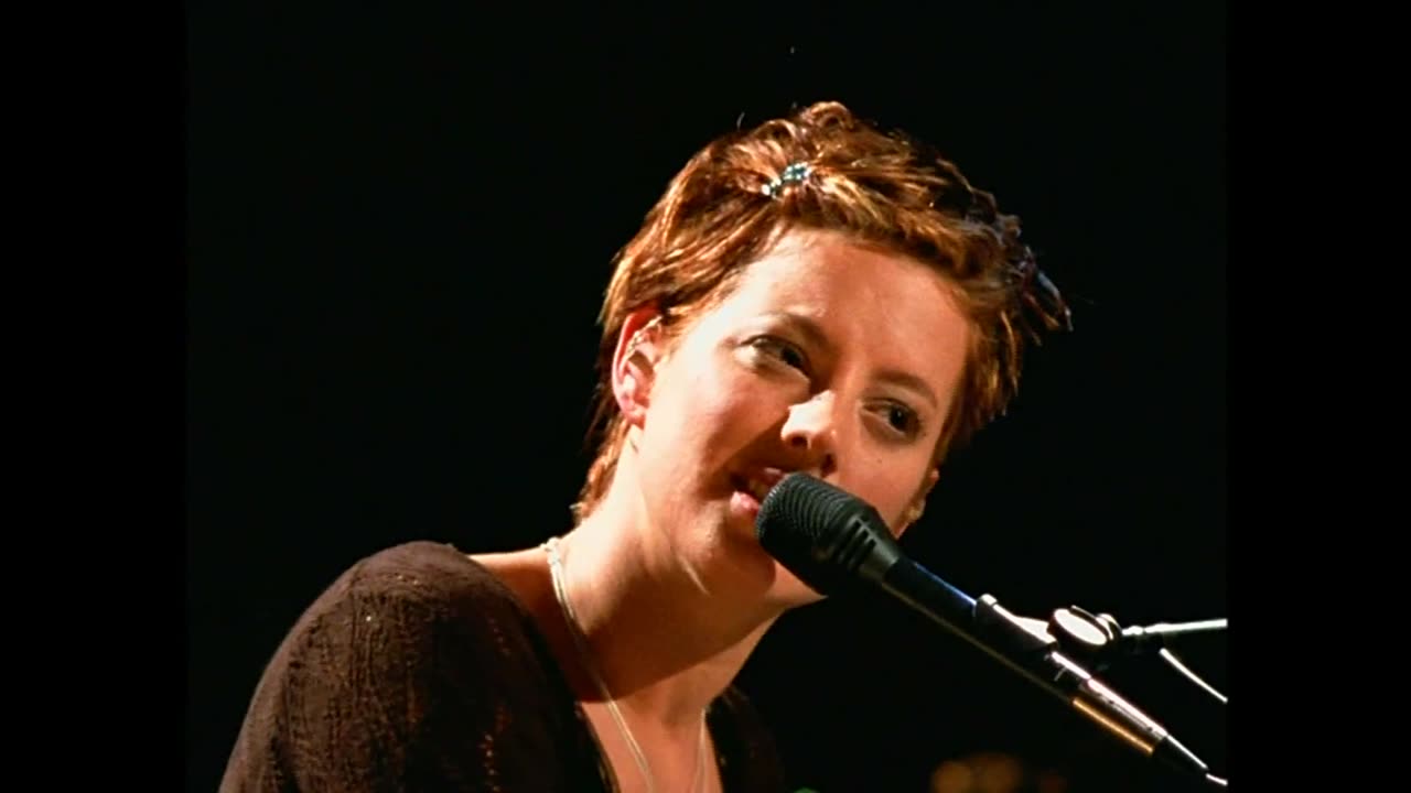 Sarah Mclachlan - Angel (Live @ VH1 Storytellers)