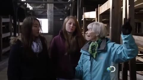 Discovery Channel Um dia em Auschwitz Dublado Completo HD