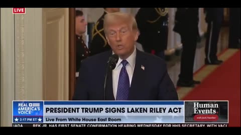 Donald Trump: "Federal employees must return"