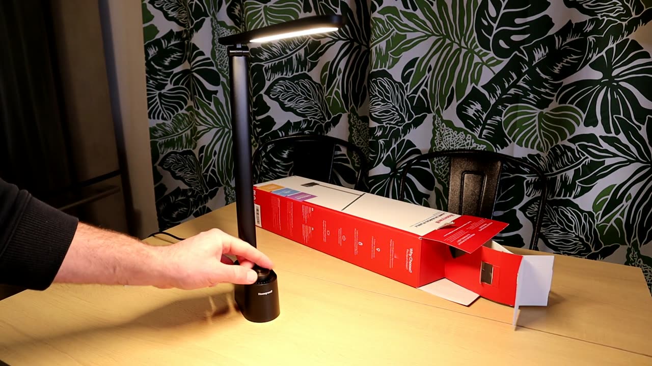 Honeywell HWT-H01-Pro LED Desk Lamp Gadget Review