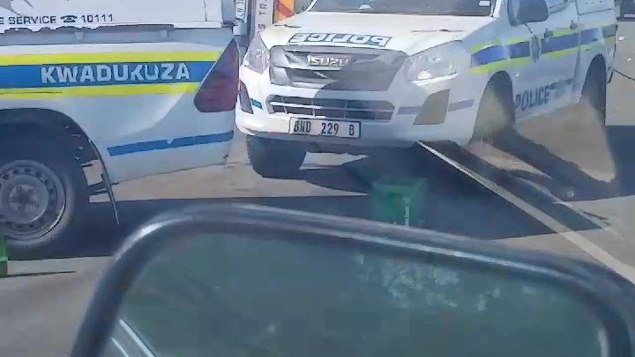 Bees sting looters trying to loot an overturned beer truck in Darnall KZN