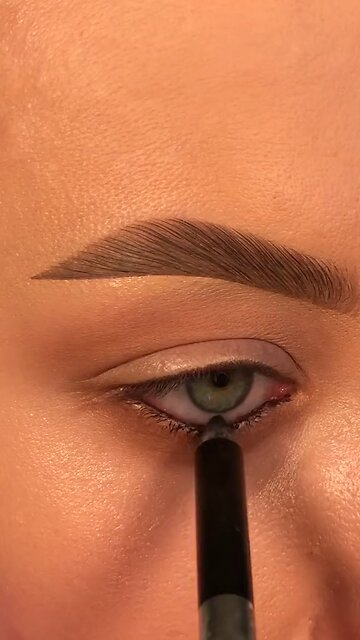 Trying the reverse cat eye trend👀