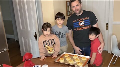 VICE PRESIDENT NOMINEE JD VANCE🇺🇸👨‍🍳🍪👧🏼🎄🧒👦📸BAKE CHRISTMAS BISCUITS🎁🎄👨‍🍳💫