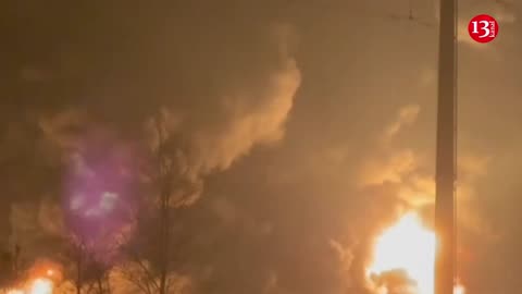 More than 50 explosions, 3 large tanks on fire - one of Russia's largest oil refineries on fire