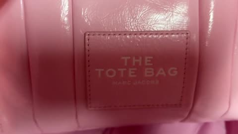 What's in my Marc Jacobs Mini Tote in Bubble Gum Pink, & LASNV Haul.