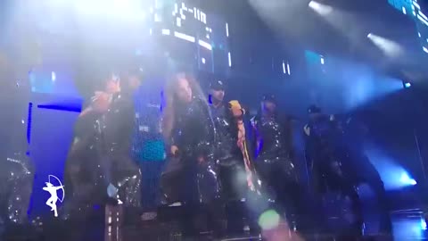 Jennifer Lopez Performing at Award Show