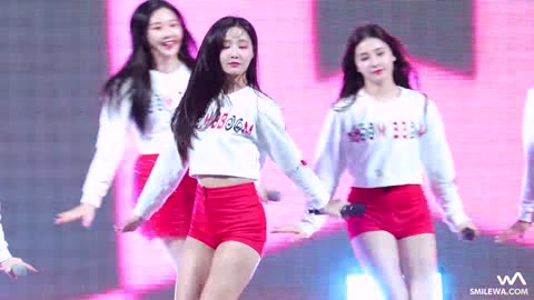 180401 모모랜드 (MOMOLAND) '꼼작마' 연우 직캠 @kt wiz 시민 서포터즈 페스티벌 4K