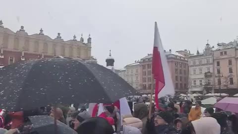 #Kraków "Precz z Nowacką, precz z Nowacką!"