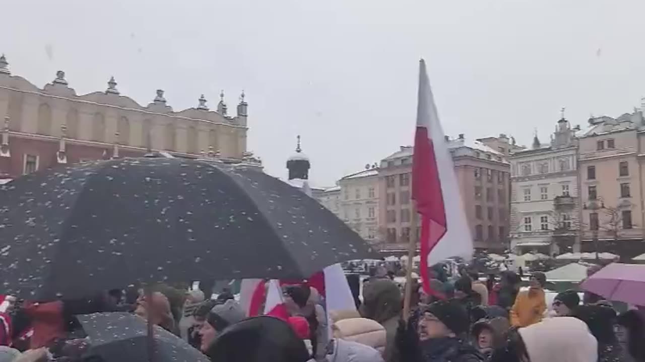 #Kraków "Precz z Nowacką, precz z Nowacką!"