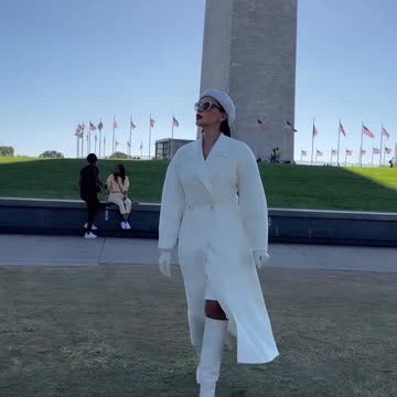 Travelling between the news Washington monument 🍁 Location Washington D.C.