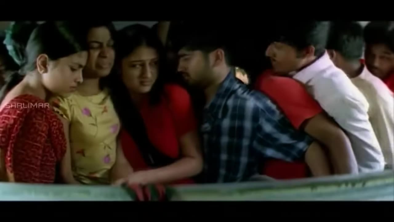 Hot Bollywood Romantic Scene on BUS 💗💗 Whatsapp Video Status 💗