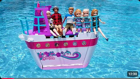 Cruise ship ! Elsa and Anna toddlers on the boat - Barbie is captain - vacation - pool - water fun