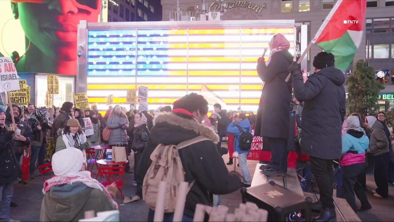 "Long Live Resistance" Pro-Palestine Protesters in Times Square after Ceasefire Deal