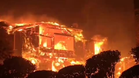 Los Angeles 🔥 📛 👩‍🚒 🚒 🧯 🎆 fireplace