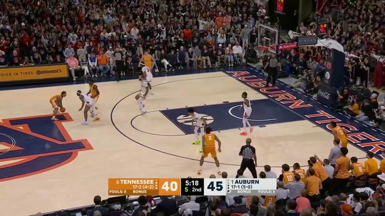 DEFENSIVE SHOWDOWN 😤 Tennessee Volunteers vs. Auburn Tigers | Full Game Highlights