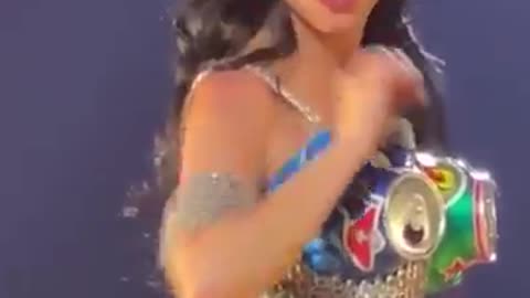 Katy Perry goes viral for mid-concert eye ‘glitch’ | USA TODAY #Shorts