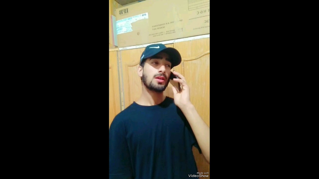 ek ladki ne message mein hay likha