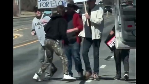 A Reno Trump Supporter Rolls Coal In Front Of Anti-Trump Protesters…Then Gets Into A Fight With Them