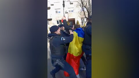 Bucharest: Thousands protesting against Western attempts to overturn recent elections in Romania