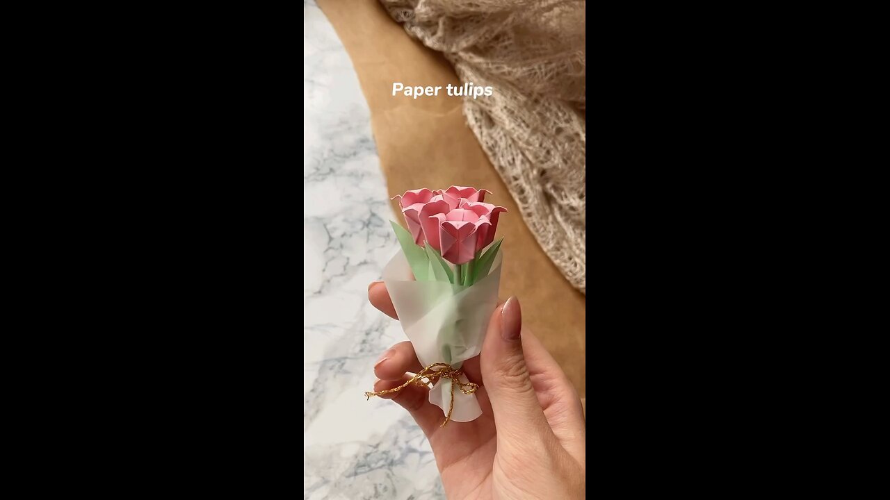 DIY Paper Tulips via: @ek_graphic_