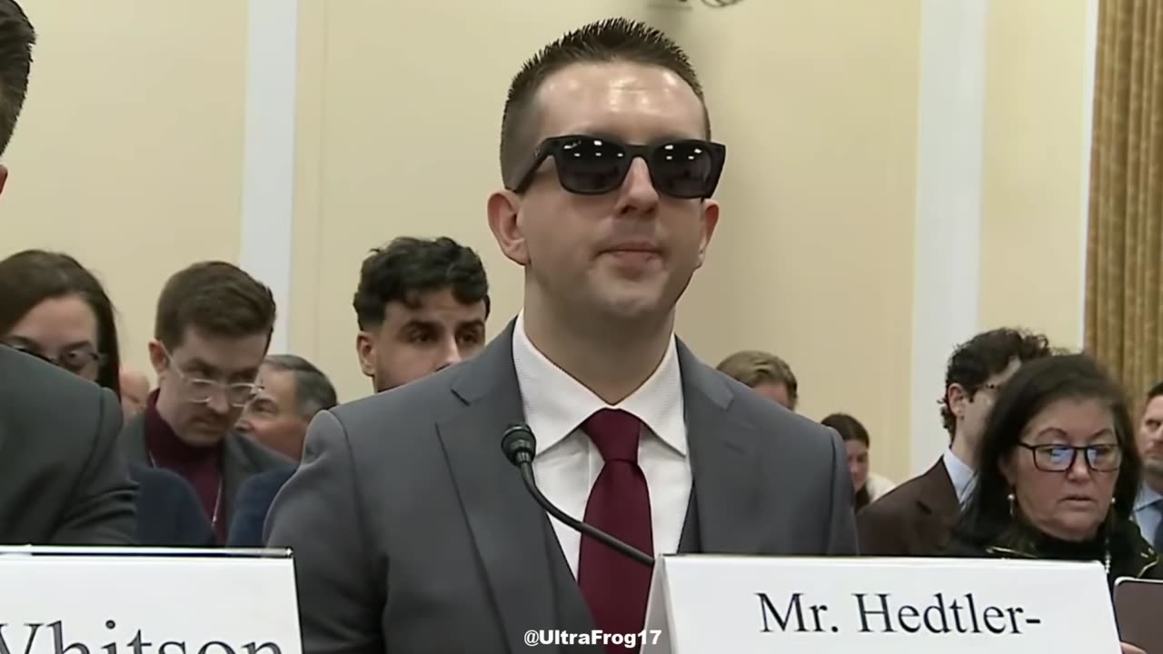 Democrats bring out blind guy to claim DOGE makes it so they cant find fraud