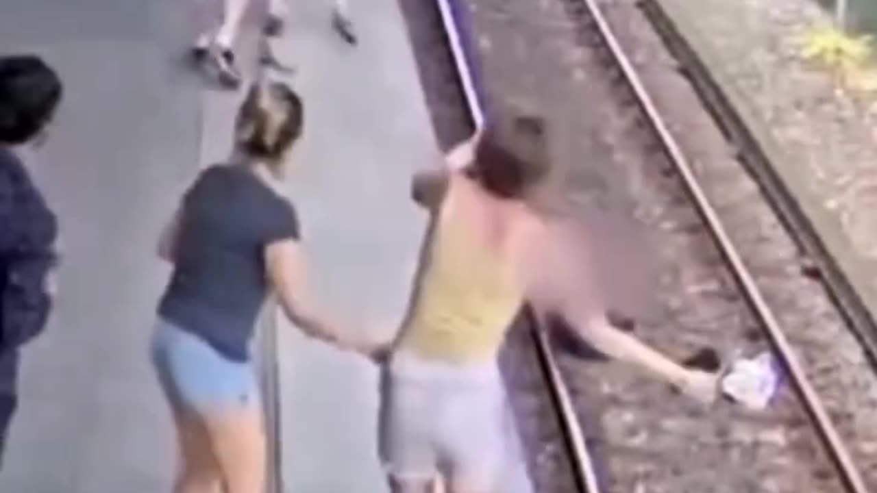 WHY DID HE PUSH THE MAN NEAR THE TRAIN? ONLY EVIL PERSON DO THIS.