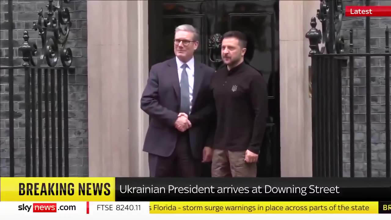 π¨π¬π§πΊπ¦ Professional Actor & Comedian Volodymyr Zelensky returns to London