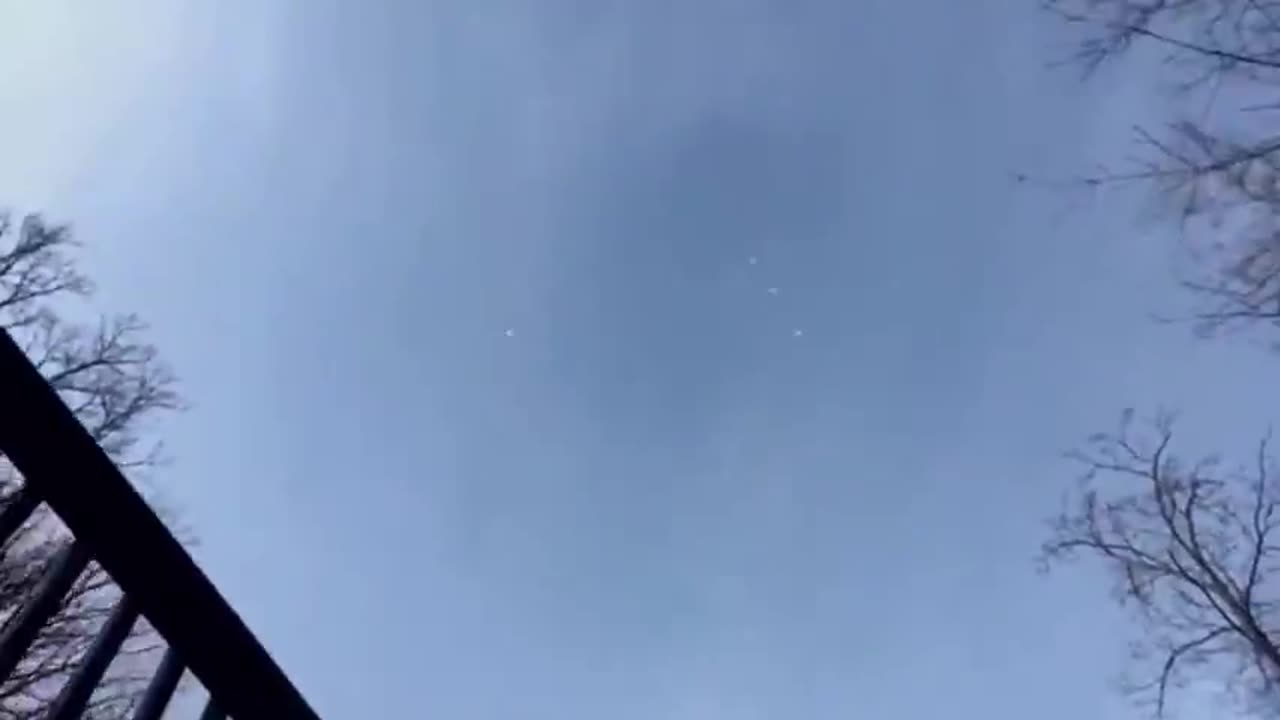 Fleet of Tic Tac UFOs filmed in Ohio.mp4