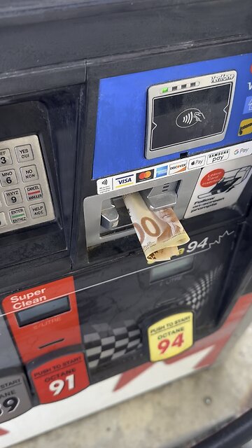 Good Citizen Leaves $100 For The Next Person