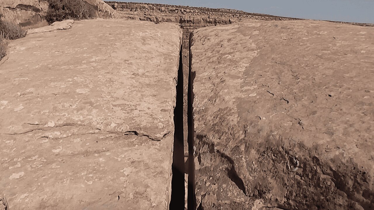 Megalithic Blocks - Evidence that an Ancient Advanced Civilization tried to prepare for mega flood