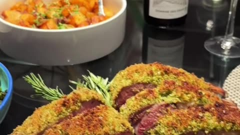 🌿🍖 "🍴 Herb-Crusted Rack of Lamb - A Taste of Elegance! 🌿