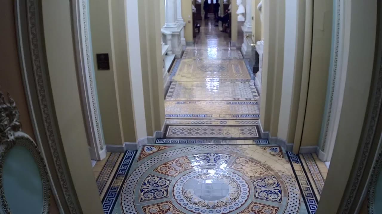 0205USCS02WestStairsnearS221_2021-01-06_22h40min02s197ms.mp4