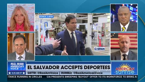 EL SALVADOR ACCEPTS DEPORTEES