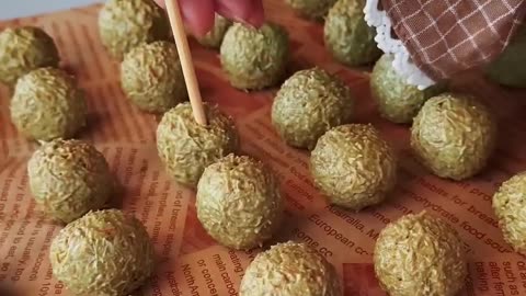 Dubai chocolate bar❌ dubai chocolate ball✅ #abirzkitchen #chocolate
