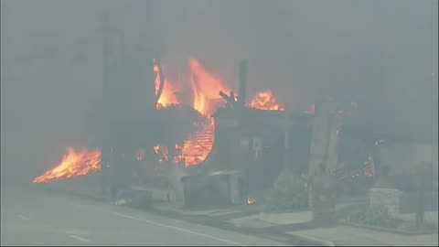 Live: California Wildfires: LA Fires Map & Updates on Pacific Palisades, Hollywood, & More (2025)