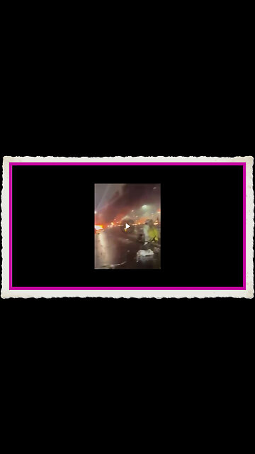 More extensive footage as the small plane crashes in #Philadelphia.