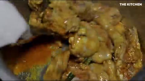 LAHORI GREEN CHICKEN _ CHICKEN GRAVY _ SIMPLE GREEN CHICKEN RECIPE 