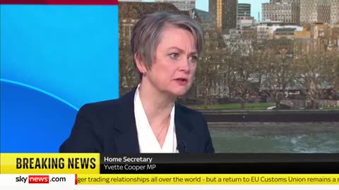 AI puts online child sex abuse 'on steroids', says home secretary Yvette Cooper