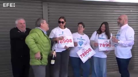 La Lotería "El Niño" se divierte en León y le premia con más de cien millones de euros