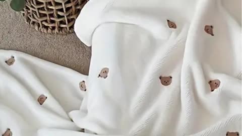 🛍️ Embroidered Baby Bear Throw Blanket, Micro Mink Warm Swaddle for Newborns.