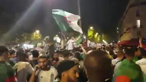 Algerian fans in France