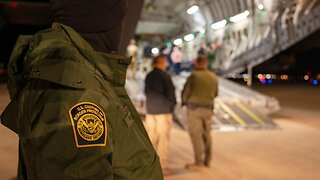 Colombia receives first flight of deportees from the U.S.