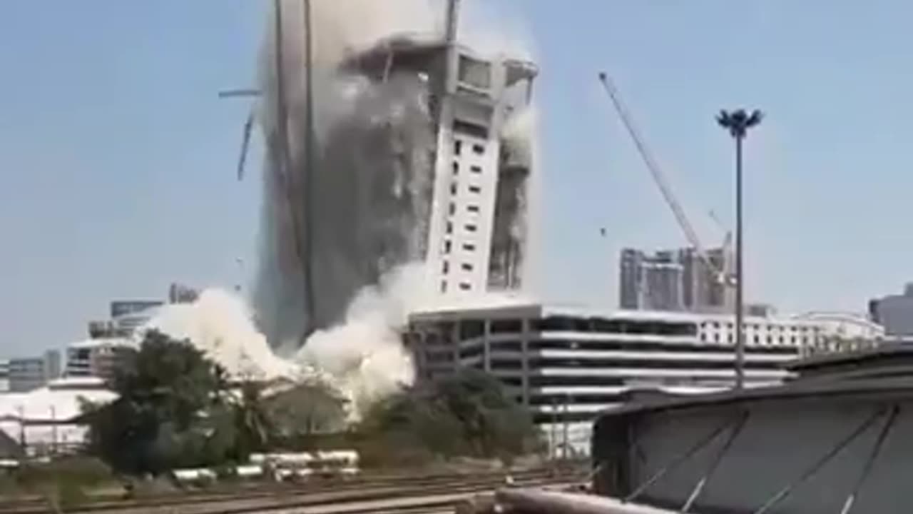 MOMENT OF THE 7.7 MAGNITUDE POWERFUL EARTHQUAKE IN BANGKOK, THAILAND 🇹🇭 (03.28.2025) 🇹🇭