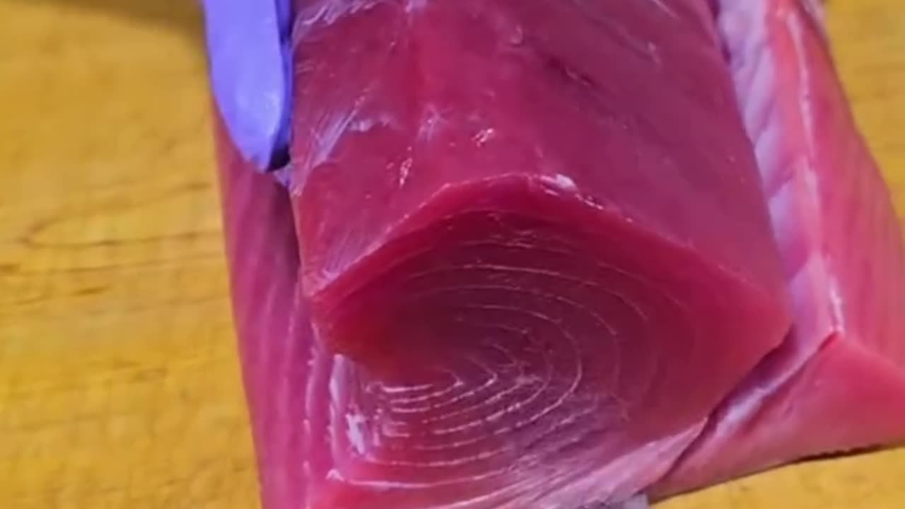 Tuna fish cutting skill