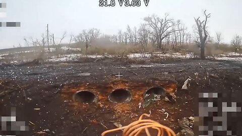 A Russian fiber-optic FPV drone hits a Ukrainian soldier who was hiding in a pipe hole