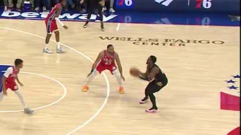 Spida's Touch! 🎯 @spidadmitchell with the money shot for the @cavs