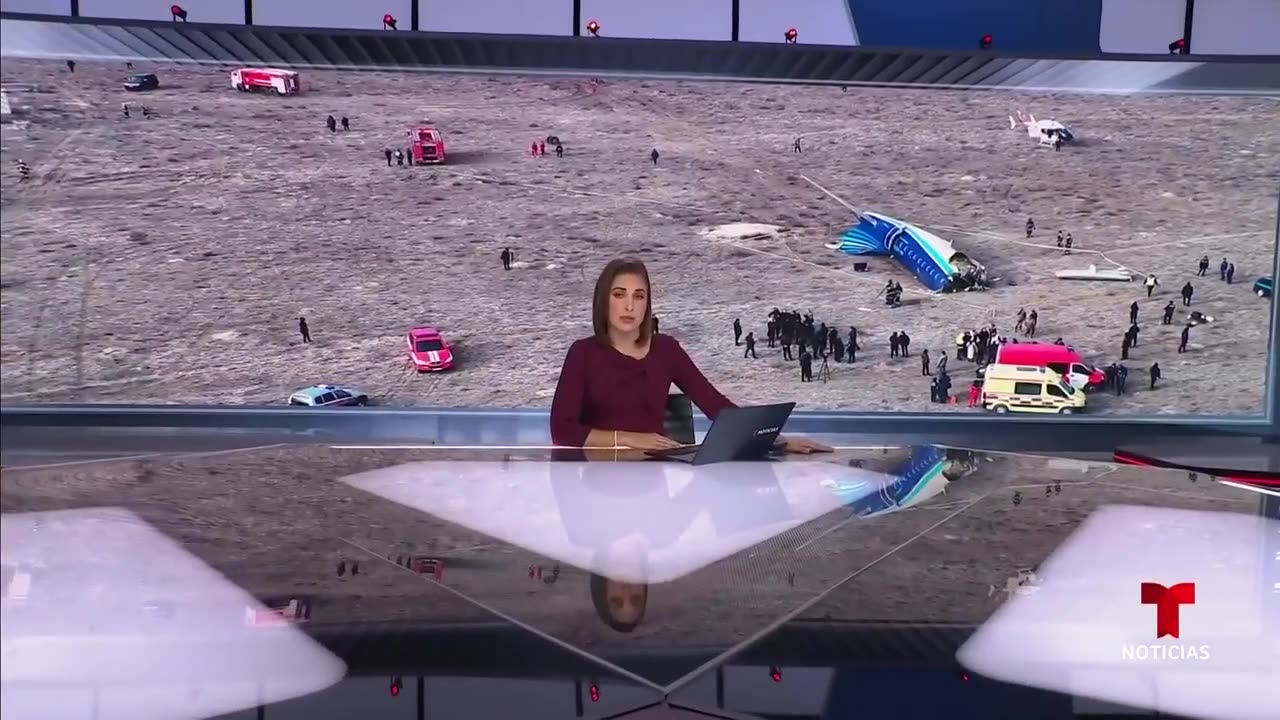 Revelan videos del pánico que se vivió en el interior del avión que se estrelló en Kazajistán